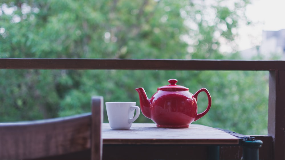 Lemon Myrtle Tea: Teapot and Mug on Table