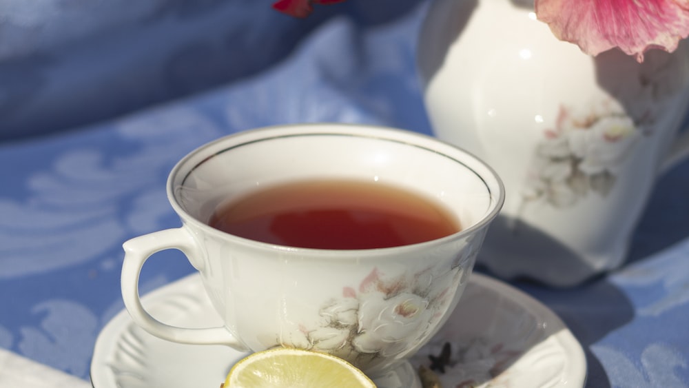 Tea with a Slice of Lemon: A Refreshing Beverage